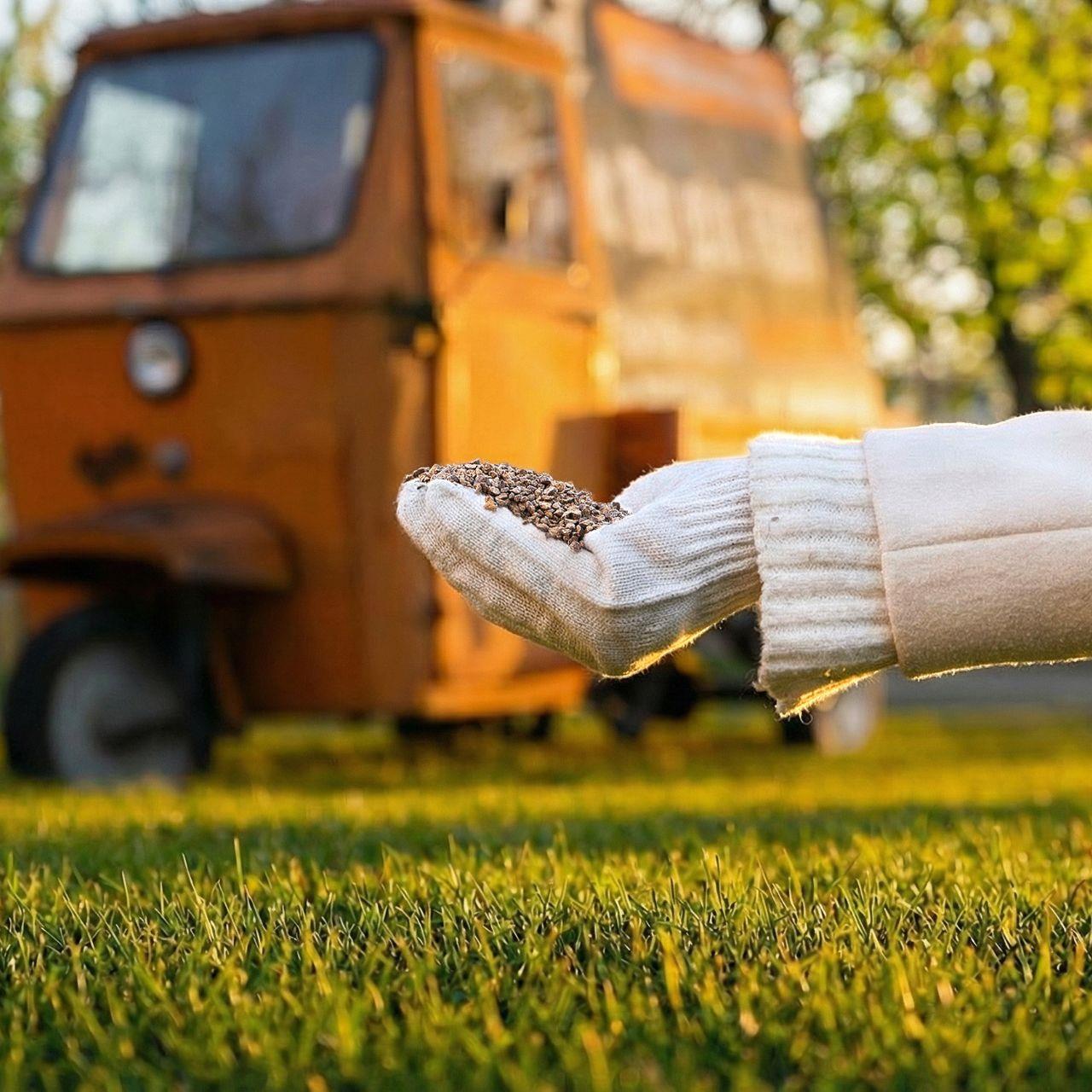 FUXTEC nawóz do trawników wiosna/lato FX-RDFS 10kg na 500m kw.